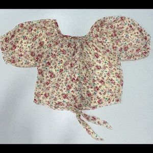 Thin Cropped Floral Blouse